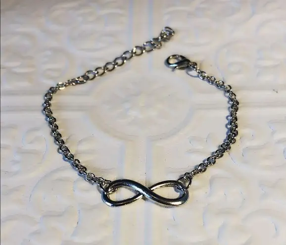 infinity New silver  bracelet adjustable