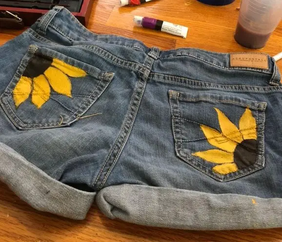 Handmade Painted Pocket Shorts Multiple Size 2 35 46 Off Retail From The Aesthetic Shop