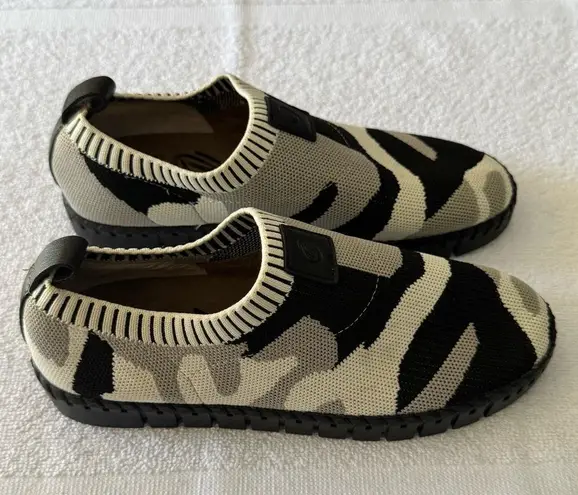 J. Renee Donnia Black White Zebra Print Slip