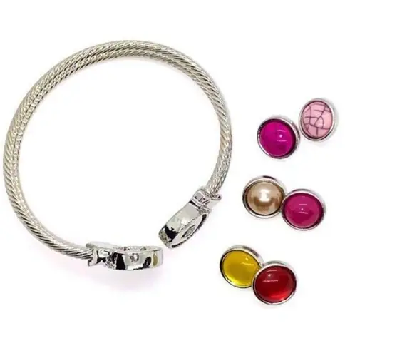 Boutique NWOT Snap-Button Charm Silver-Tone Bangle Bracelet