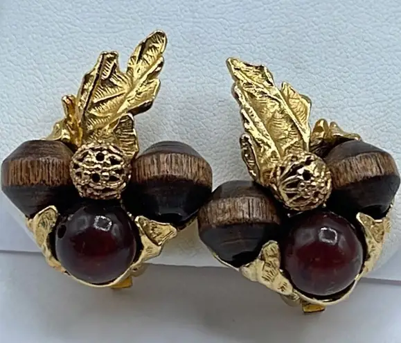 Vintage ART acorn bunch with oak leaves earring’s Gold