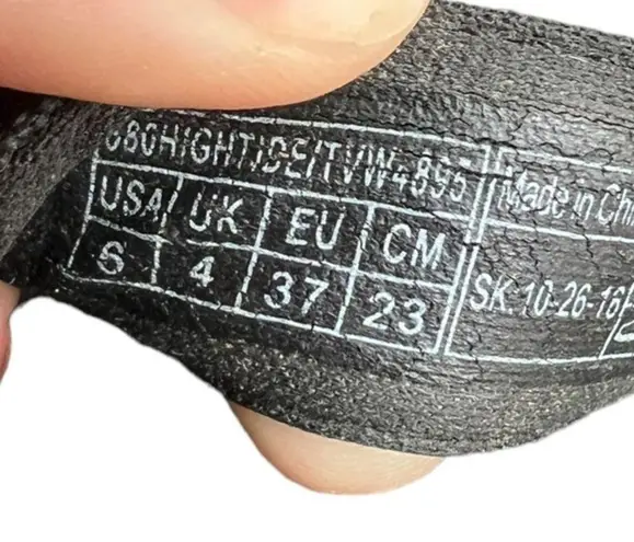 Vionic Tide II Womens 6 Sandals Brown Leopard Patent Thong Slip On