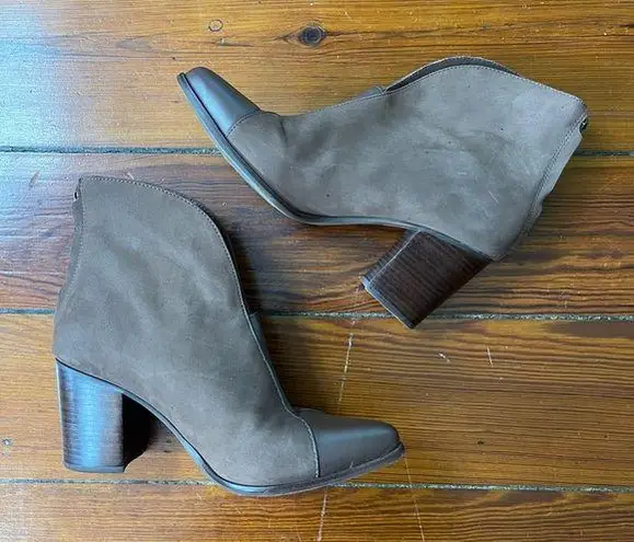 Chocolat Blu Bonita Brown Nubuck Booties Size 38 (8) 💛🍄