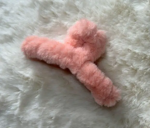 Coral Fluffy Claw Clip Pink