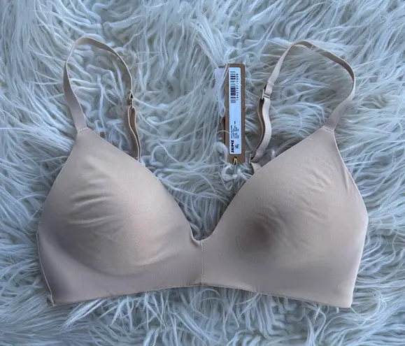 SKIMS Wireless Form T-shirt Bra Sand Size 32A
