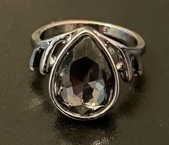 Water drop gray rhinestone ring size 8