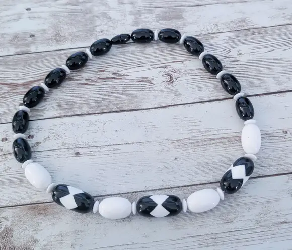 Vintage Necklace Stylish Retro Black & White Statement Chunky