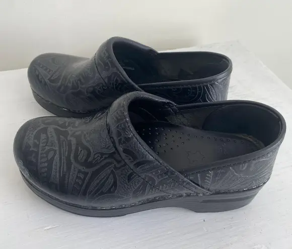 Dansko Tooled Leather Clog Shoes Euro 36 US 6 Black