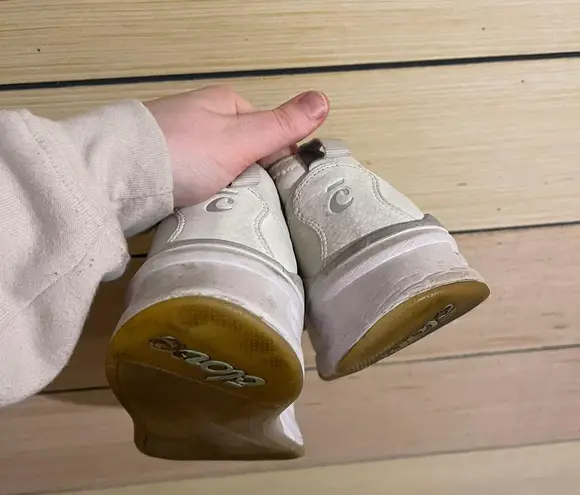 Clove Women’s Classic White Nursing Sneakers