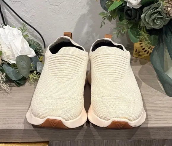 Vessi Waterproof Sneaker White Size 5