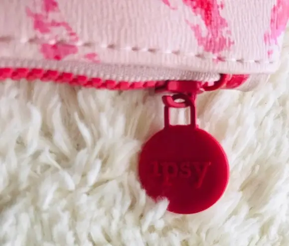 Ipsy 🌺 3/20 SALE Lipstick Kisses Makeup Bag