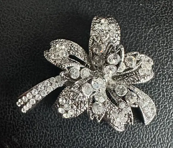 Vintage Rhinestone Statement Bow Brooch Silver Bridal Pin