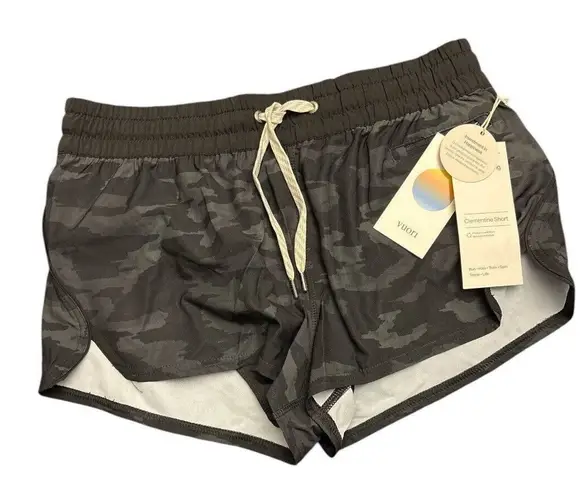 Vuori Women’s Clementine Shorts 2.5” Inseam Black Watercolor Camo XS New $58