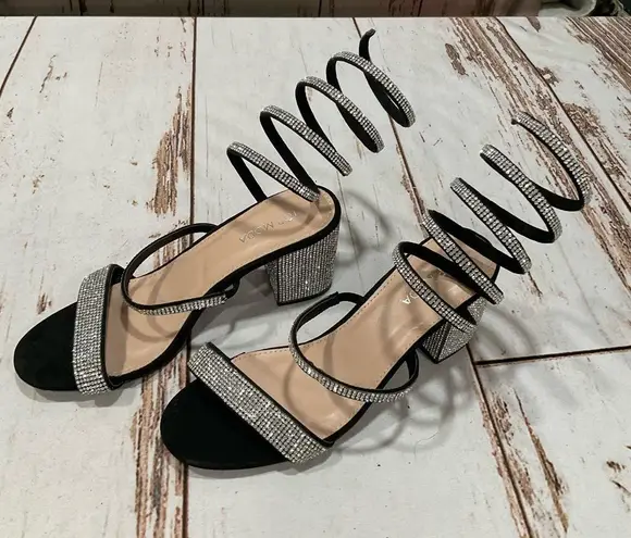 Top Moda NWOT WRAP AROUND BLING SANDALS