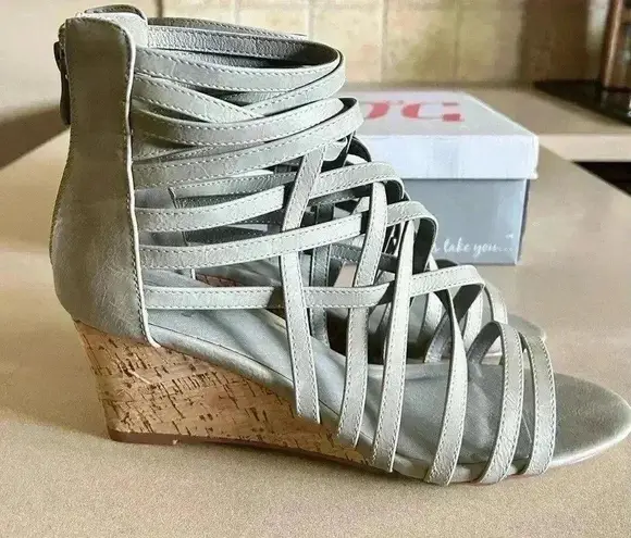 New Journey & Crew Twyla Wedge Sandal, size 8.5 Gray