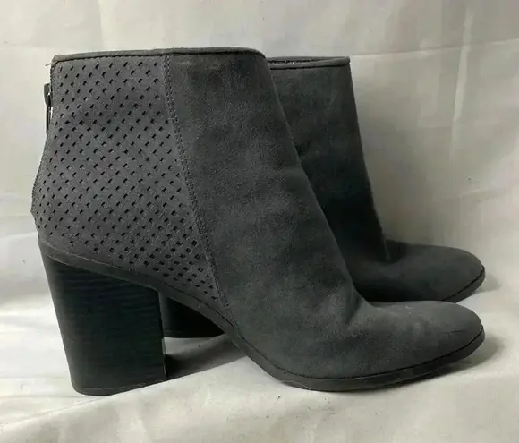 American Eagle  WOMENS SIZE 10 GRAY SUEDE LIKE  ANKLE BOOT BACK ZIPPER 4”HEEL