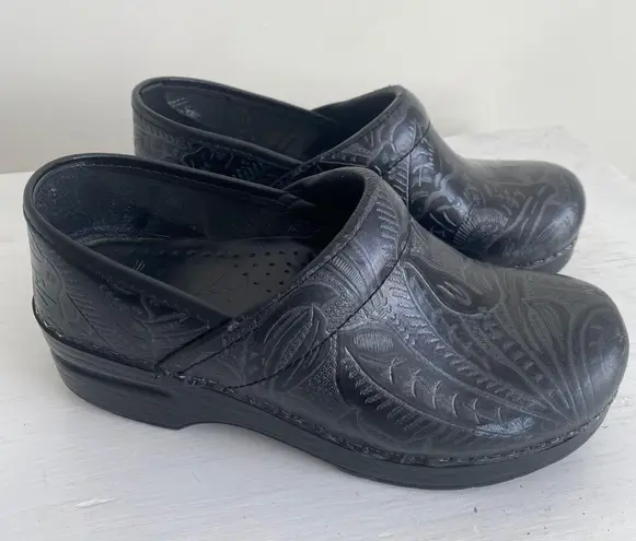 Dansko Tooled Leather Clog Shoes Euro 36 US 6 Black