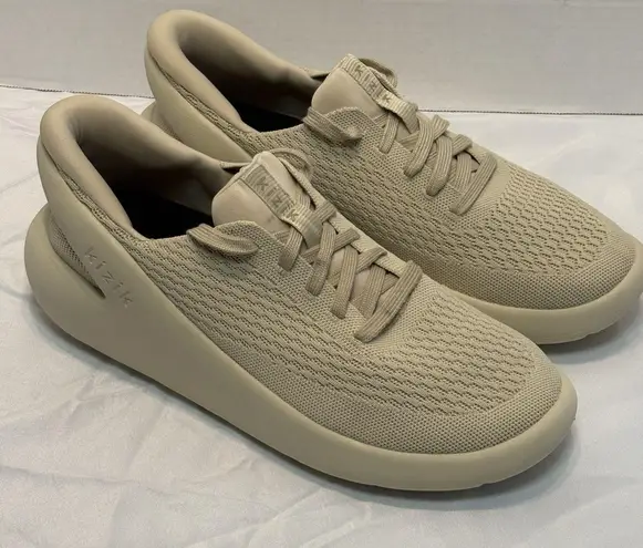 Kizik Roamers Men’s 9.5 Women’s 11 Beige Size undefined
