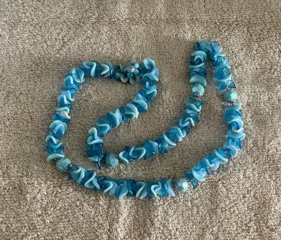 Amazing Vintage Necklace Signed Hong Kong W Assorted / Flower Petal Blue Beads