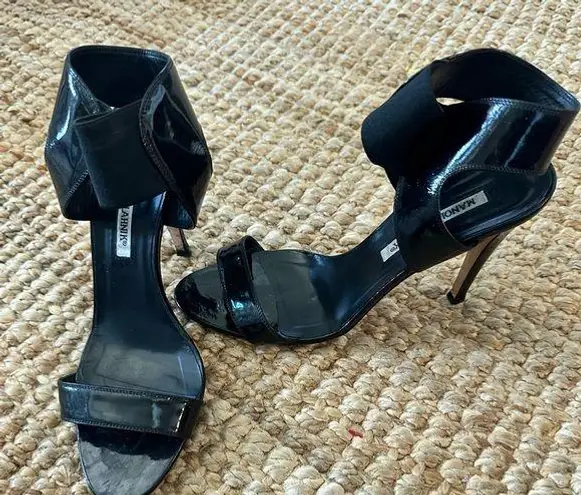 Manolo Blahnik EUC Auth Black Patent Strap Heeled Sandals 37.5