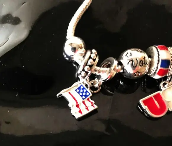 Patriotic Charm Bracelet USA Capitol Building Flag