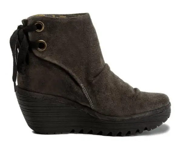 Fly London Women 38 US 7.5-8 Yama Wedge Platform Bootie Green Suede Lace Up Boot