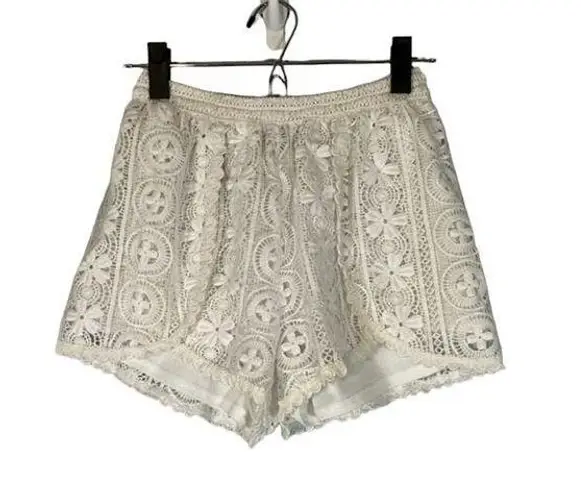 ASTR  White Lace Embroidered Floral Scalloped Trim Shorts Women Sz S