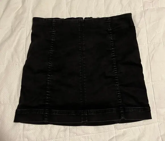 Jolt Black Skirt