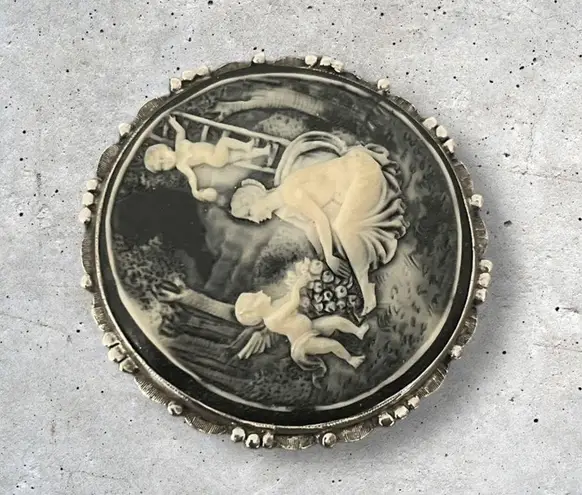 Vintage Victorian Style Raised Cameo Woman Cherubs Angels Brooch Pin Garden Gray