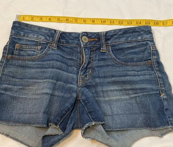 American Eagle 24  Distressed Super Stretch Jean Shorts Size 2 inseam 4”