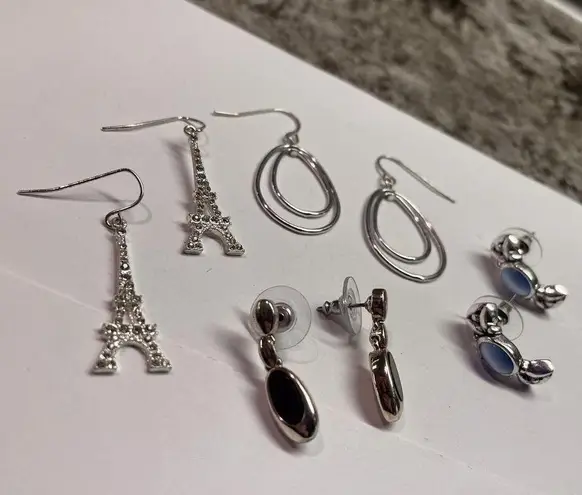 Lot Of 4 Costume Jewelry Pierced Earrings Mostly Dangle Mix