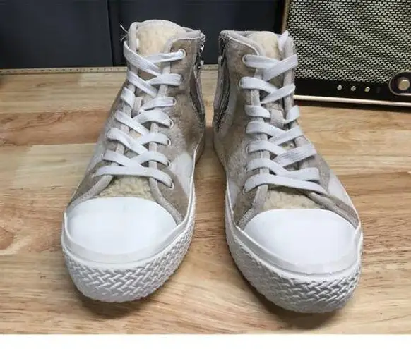 Dolce Vita Veola Plush Sneaker Women's 6.5 White Tan Plaid Fleece Athletic Shoes