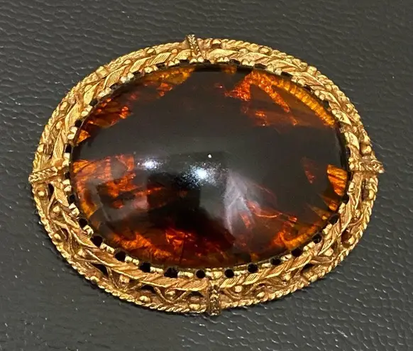 Vintage Baltic Amber Oval Cabochon Ornate Gold