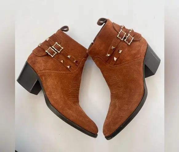 Valentino Garavani Tan Suede Rockstud Double Buckle 50mm Cowboy Ankle Boots EU38