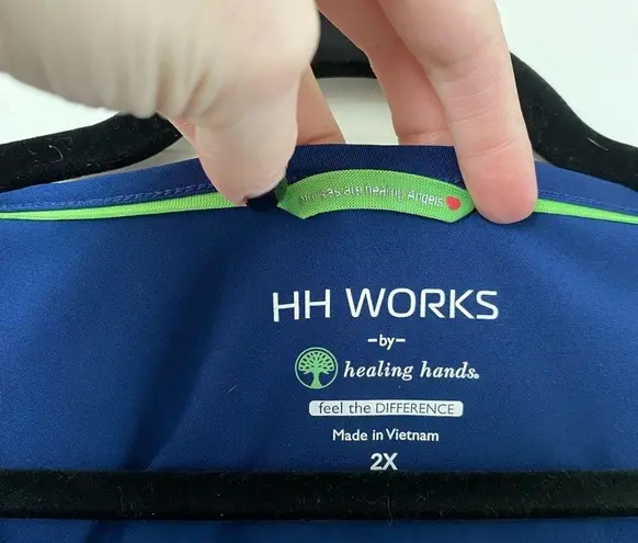 Healing Hands HH Works by  4 Pocket Stretch V-Neck Scrub in Galaxy Size 2X