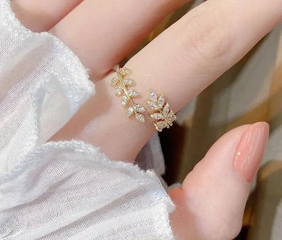 Boutique NEW Women's 14k Gold‎ Filled Solid Leaf Simulated Diamond Adjustable Ring