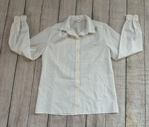 Levi's Vintage Levi Strauss & Co white pinstripe collared button long sleeve shirt