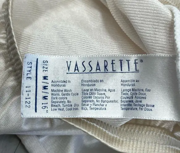 Vassarette  Cream Nylon Side Slit Lace Trim Mini Half Slip Medium