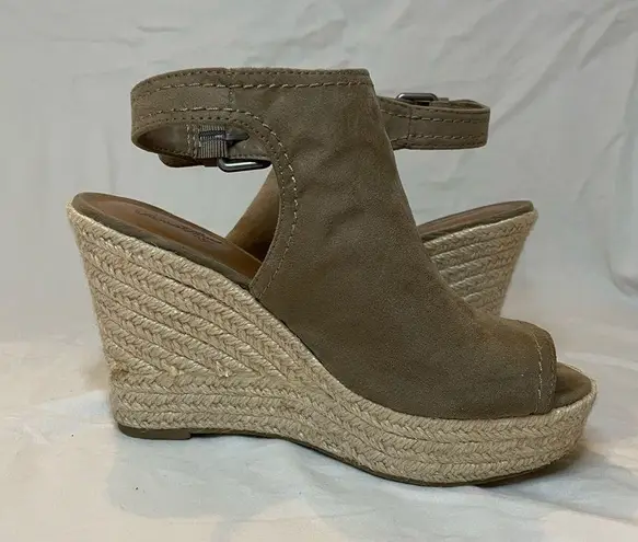 Target - Universal Thread Suede Espadrille Wedge Sandal Heels, Tan, Size 6, EUC