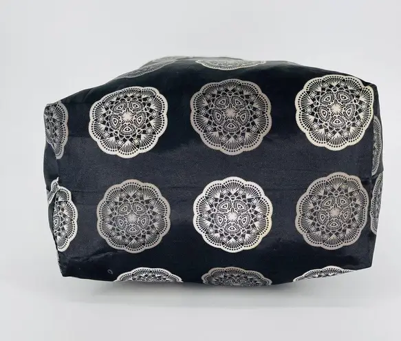 Sachi Shop Pack & Go Black and Grey / Gray Medallion Mandala Nylon Tote