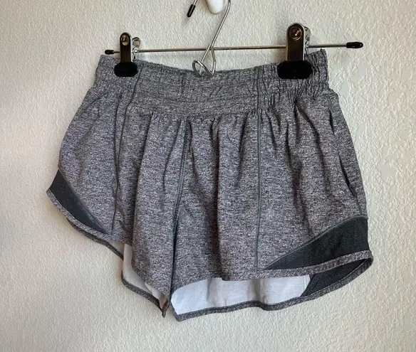 Lululemon  Hotty Hot Short II *2.5"
Heather Lux Multi Black / Heathered Black