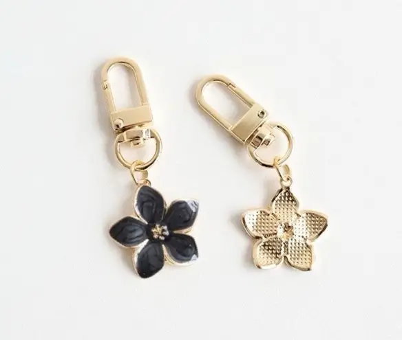 Daisy 1pc Flower  Keychain Elegant Alloy Keyring Hanging Pendant Bag Char…