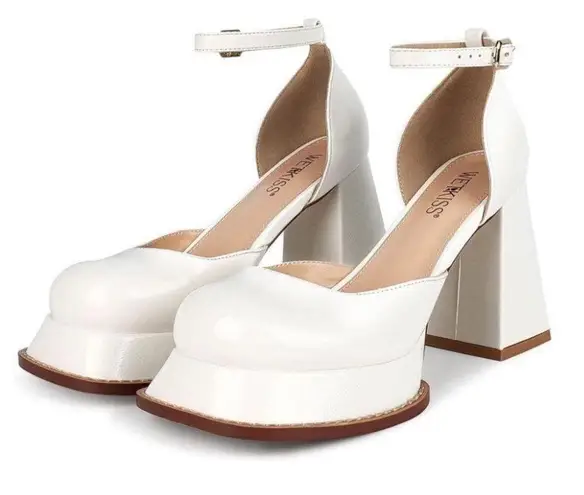 Wet Kiss platform patent leather off white heels Mary Jane’s sandals size 9 NWT