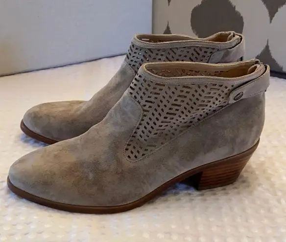 via spiga 💝HP!💝 NWOT! CHRISSY Bootie Gray Suede