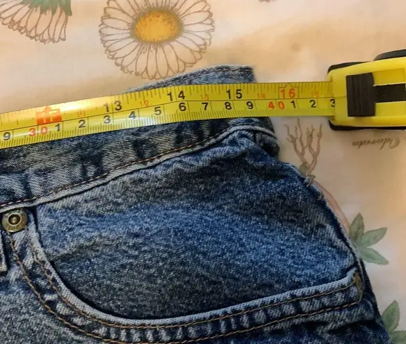 Eddie Bauer Vintage  high waisted jean shorts