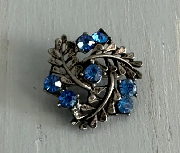 So Beautiful Blue Rhinestone Pewter Vintage Brooch Lots Of Sparkle