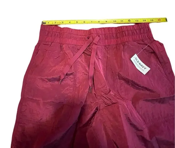 Old Navy NWT  High-Waisted Dark Pink Bermuda Shorts Size Small