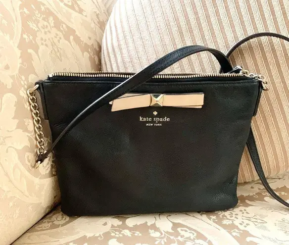 Kate Spade  Hancock Park Ginnie Pebble Leather Crossbody Bag with Bow in Black