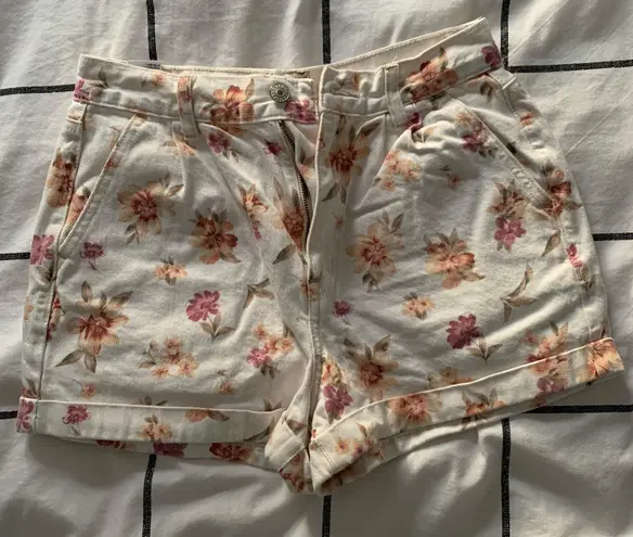 American Eagle Floral  Mom Shorts