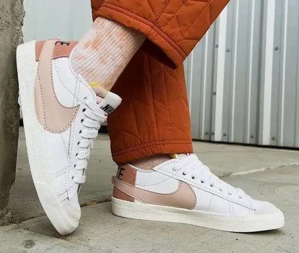 Nike  Blazer Low 77 Jumbo Pink White Casual Lifestyle Shoes Women's 11 DQ1470-102